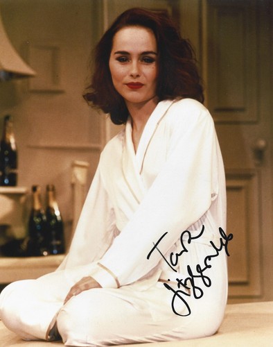 Tara fitzgerald signed - fitzgerald,